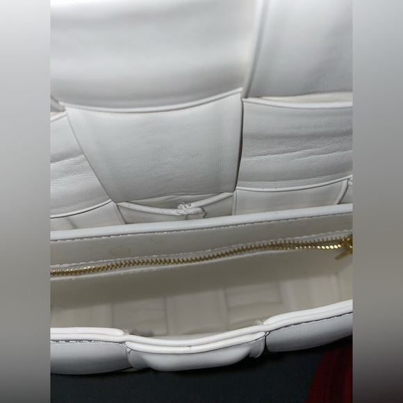 White leather crossbody bag - Picture 3 of 4